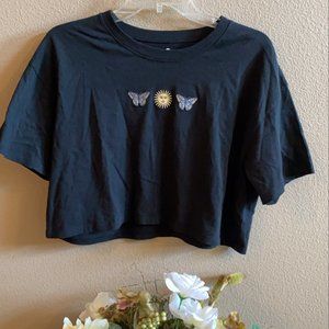 Hollister graphic tee.